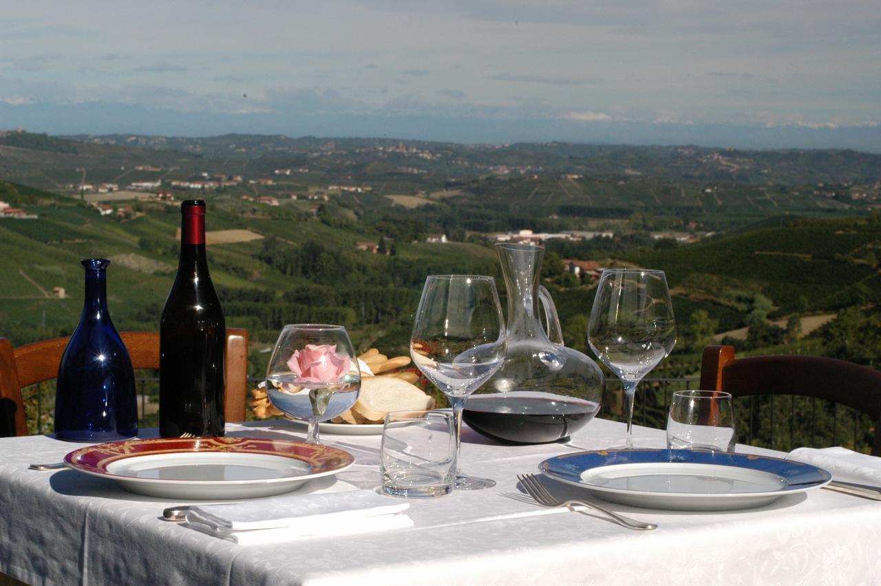 Bed and Breakfast La Rosa Dei Vini à Serralunga d'Alba Extérieur photo
