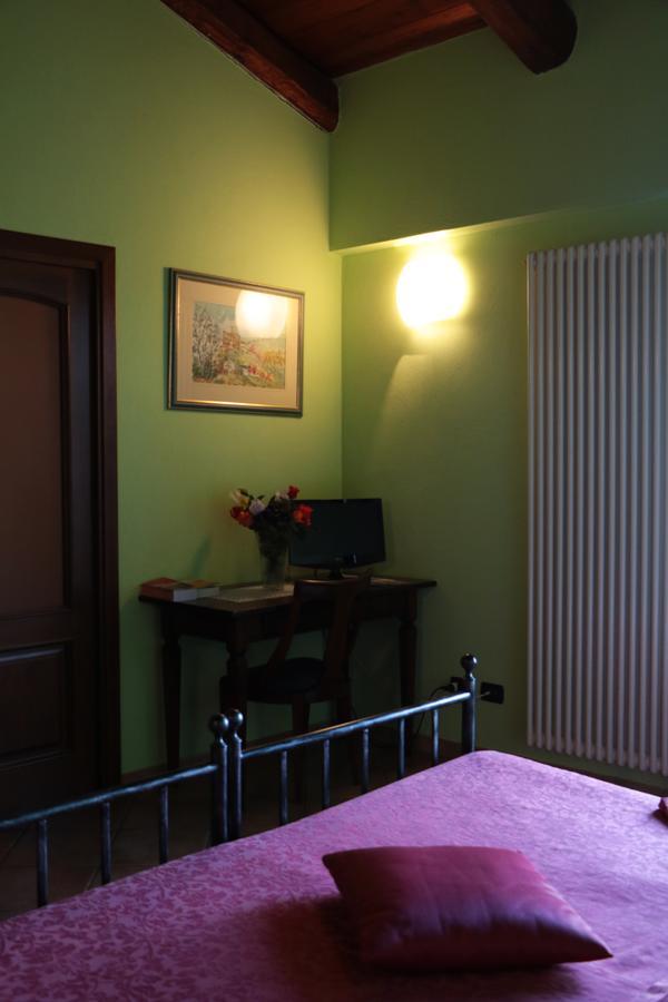 Bed and Breakfast La Rosa Dei Vini à Serralunga d'Alba Extérieur photo